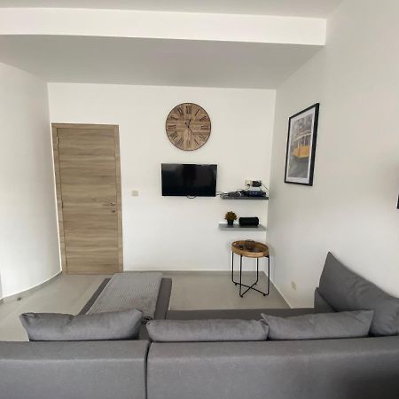 1-C Superbe Appartement Tres Calme Et Bien Decore Charleroi Dış mekan fotoğraf