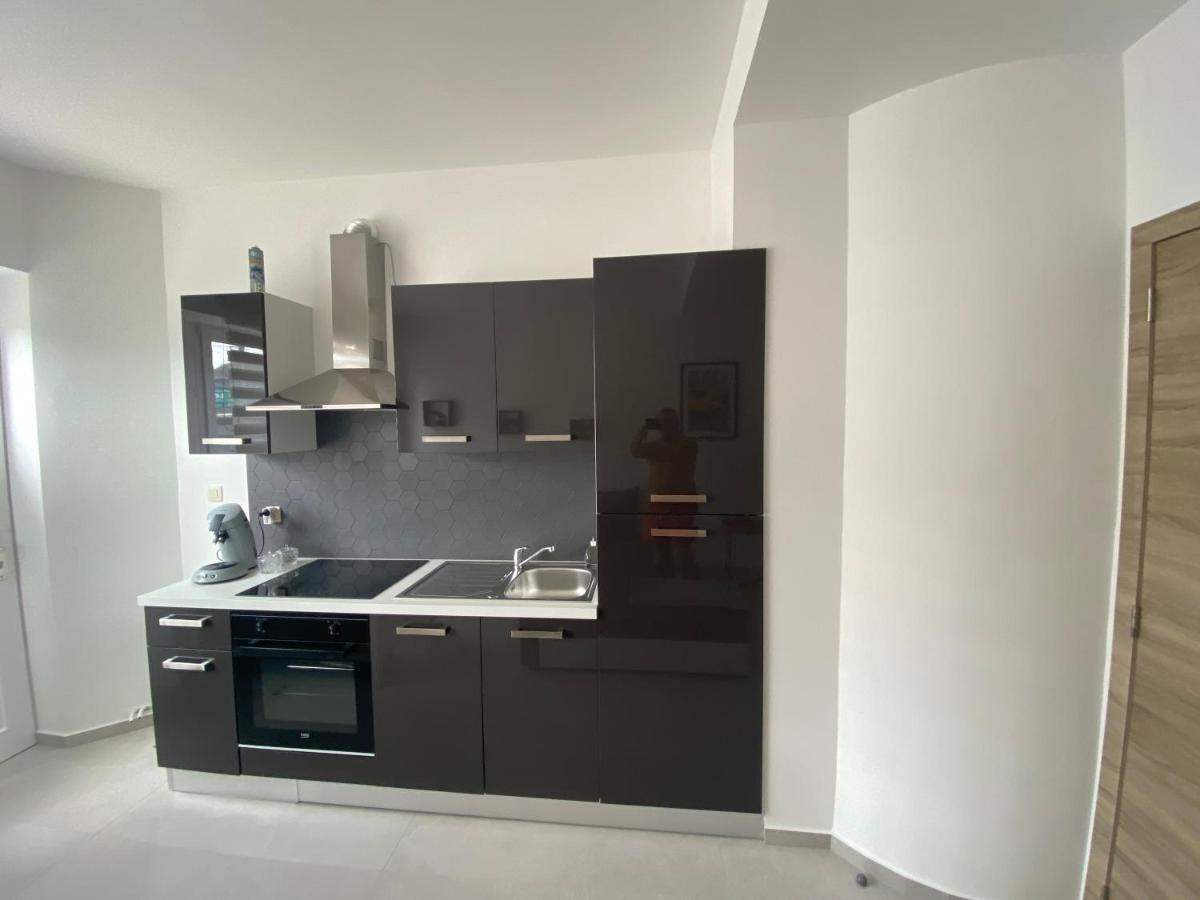 1-C Superbe Appartement Tres Calme Et Bien Decore Charleroi Dış mekan fotoğraf