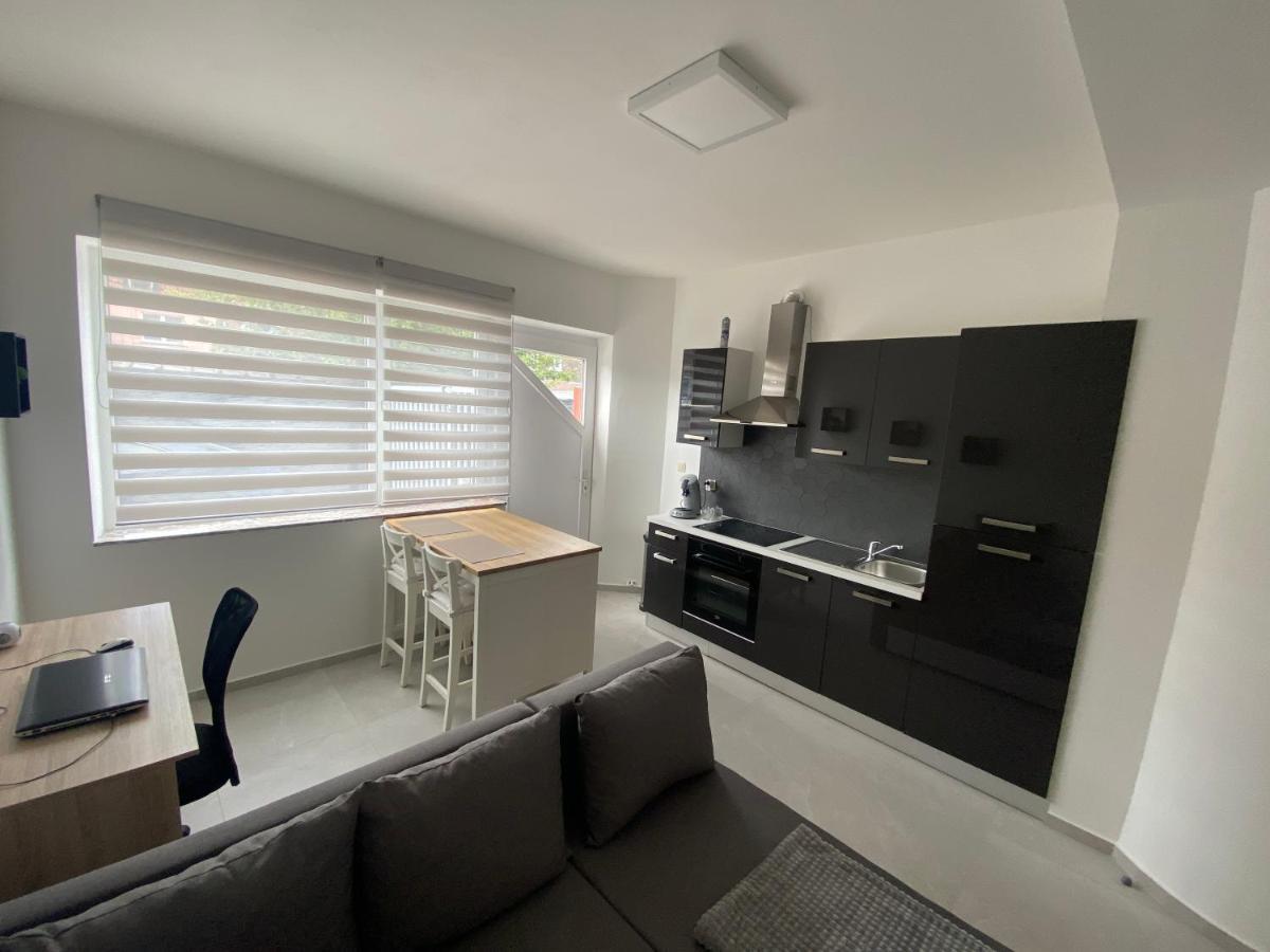 1-C Superbe Appartement Tres Calme Et Bien Decore Charleroi Dış mekan fotoğraf