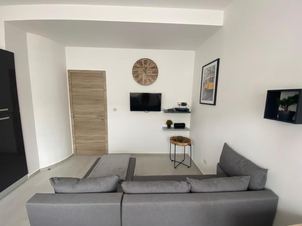 1-C Superbe Appartement Tres Calme Et Bien Decore Charleroi Dış mekan fotoğraf