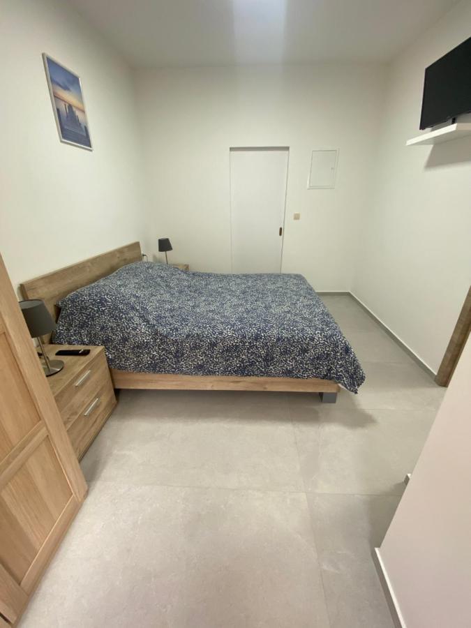 1-C Superbe Appartement Tres Calme Et Bien Decore Charleroi Dış mekan fotoğraf