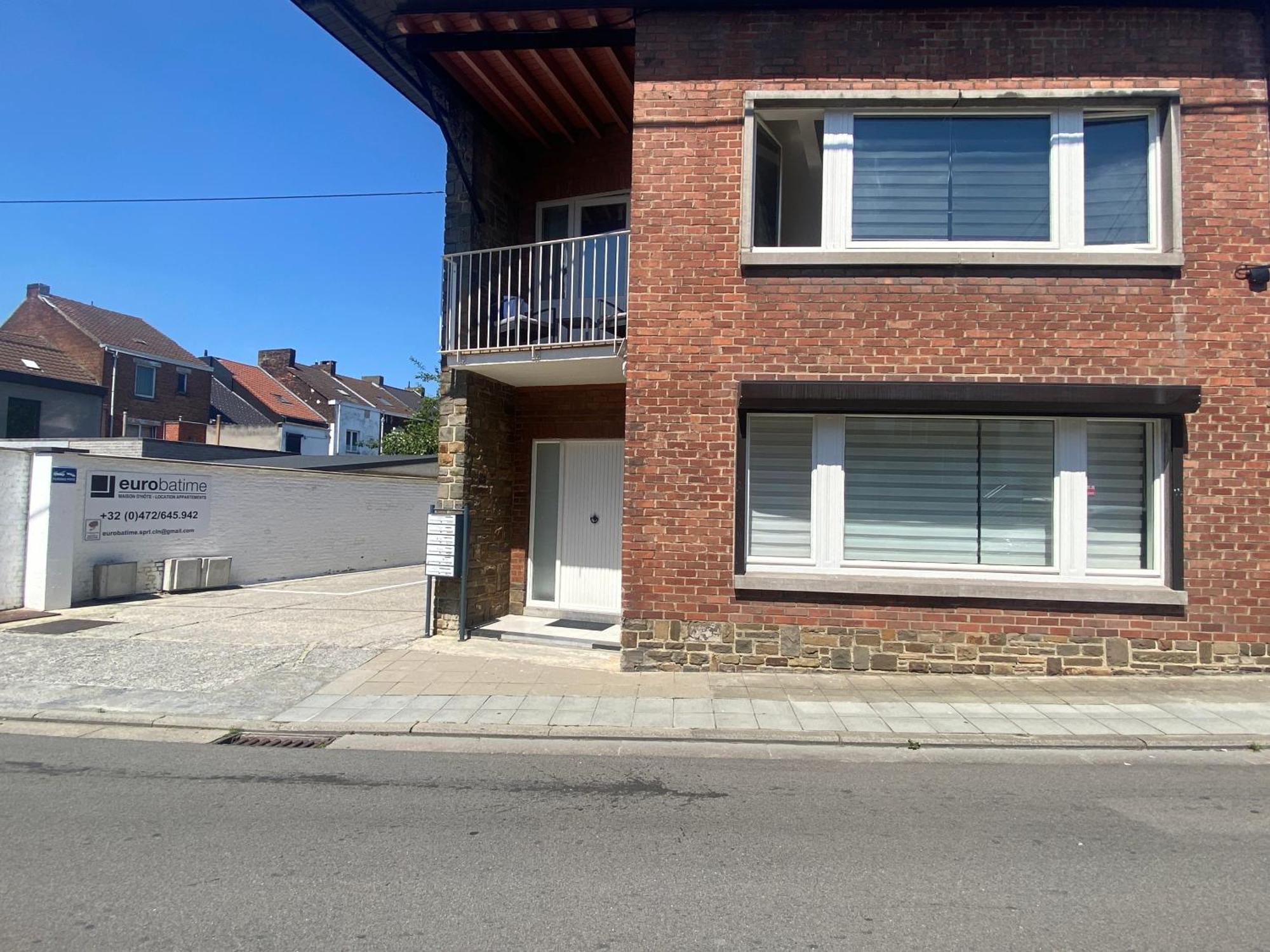 1-C Superbe Appartement Tres Calme Et Bien Decore Charleroi Dış mekan fotoğraf